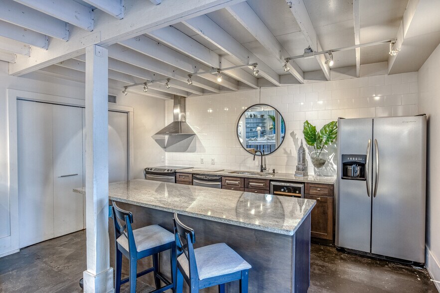 More Photos Of 1517 E 5th Ave, Tampa Office For Lease