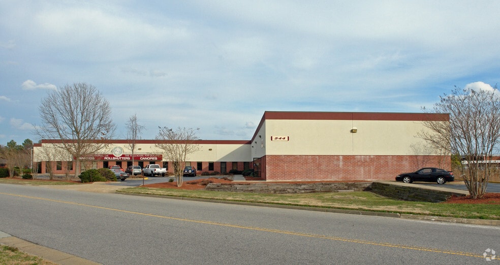 More Photos Of 544 Central Dr, Virginia Beach Light Manufacturing For Lease