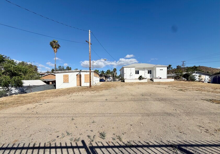 More Photos Of 405 Ellis St, Lake Elsinore Religious Facility For Lease