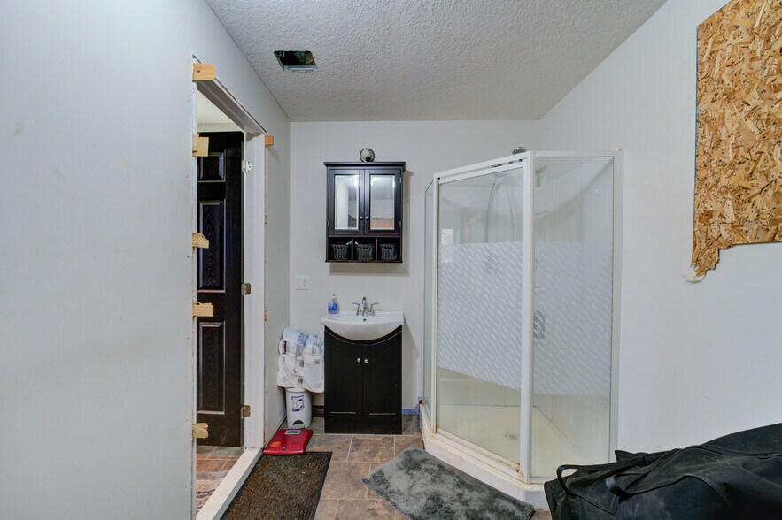 More Photos Of 76 Capron St, Paris Storefront Retail Residential For Sale