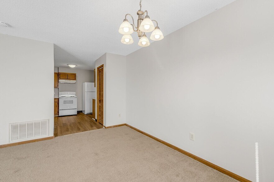 More Photos Of 1 Shagbark Ln, Seneca Apartments For Sale