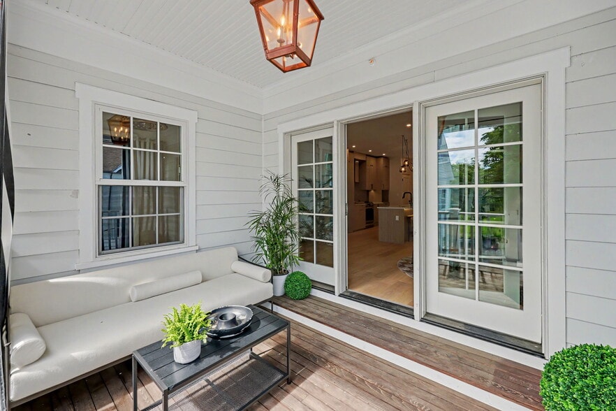More Photos Of 63 Church St, Greenwich Apartments For Sale