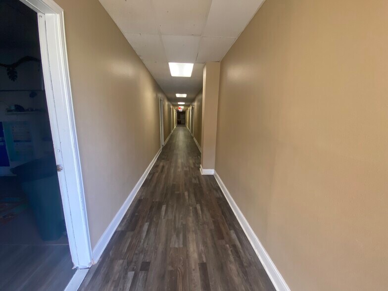 More Photos Of 111 W 5th St, Tyler Loft Creative Space For Sale