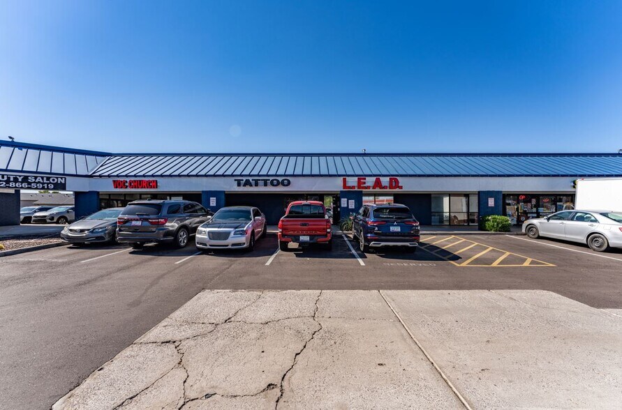 More Photos Of 4323 W Cactus Rd, Glendale Freestanding For Lease