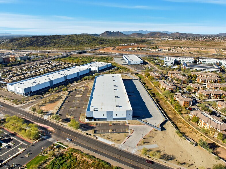 More Photos Of 2350 W Corporate Center Dr, Phoenix Distribution For Sale