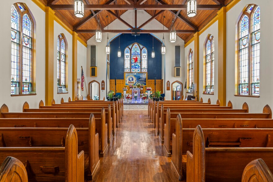 More Photos Of 4347 Arlington Blvd, Arlington Religious Facility For Lease