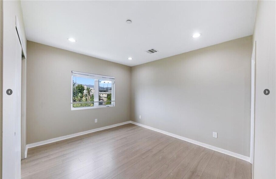 More Photos Of 961 N St Andrews Pl, Los Angeles Apartments For Sale