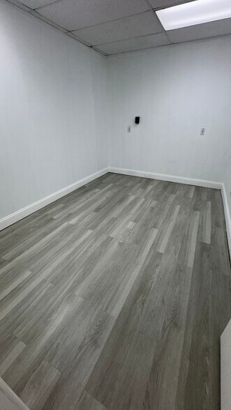 More Photos Of 1684 N Belcher Rd, Clearwater Flex For Lease