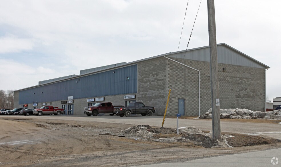 More Photos Of 131 N Port Rd, Scugog Service For Lease