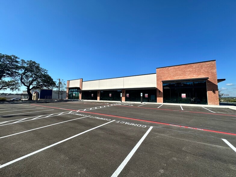 More Photos Of 6540 Babcock Rd, San Antonio General Retail For Lease