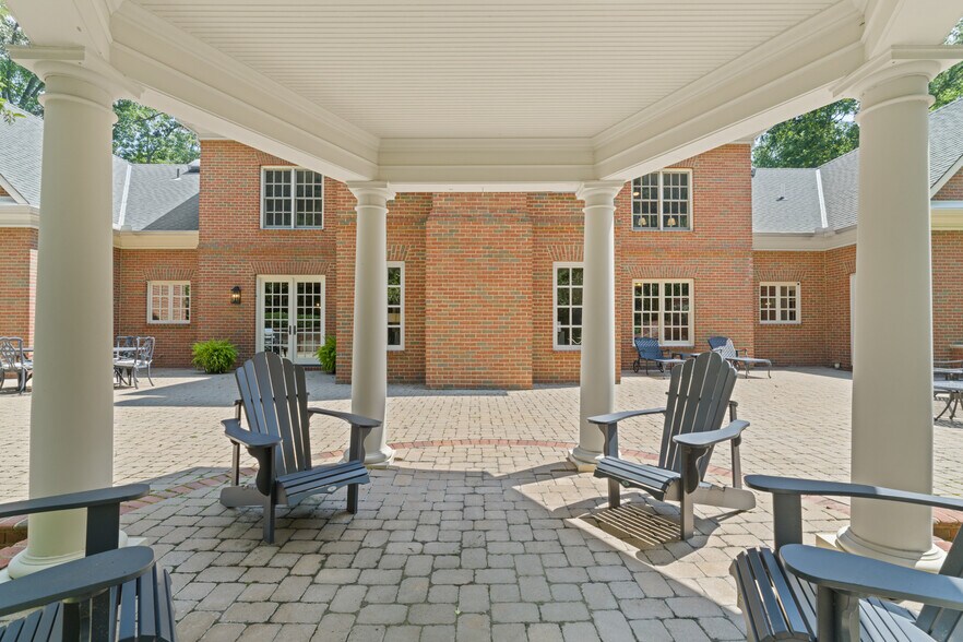 More Photos Of 5455 Plantation Rd, Sunbury Lodge Meeting Hall For Sale