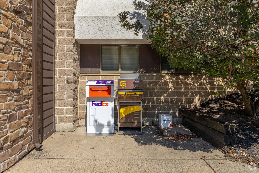 More Photos Of 716 N Bethlehem Pike, Lower Gwynedd Unknown For Lease