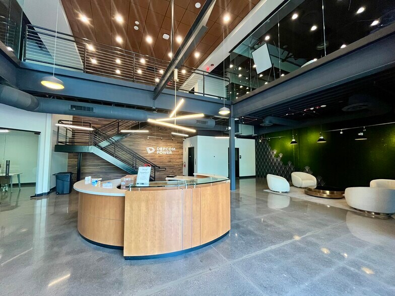 More Photos Of 16641 N 91st St, Scottsdale Showroom For Lease