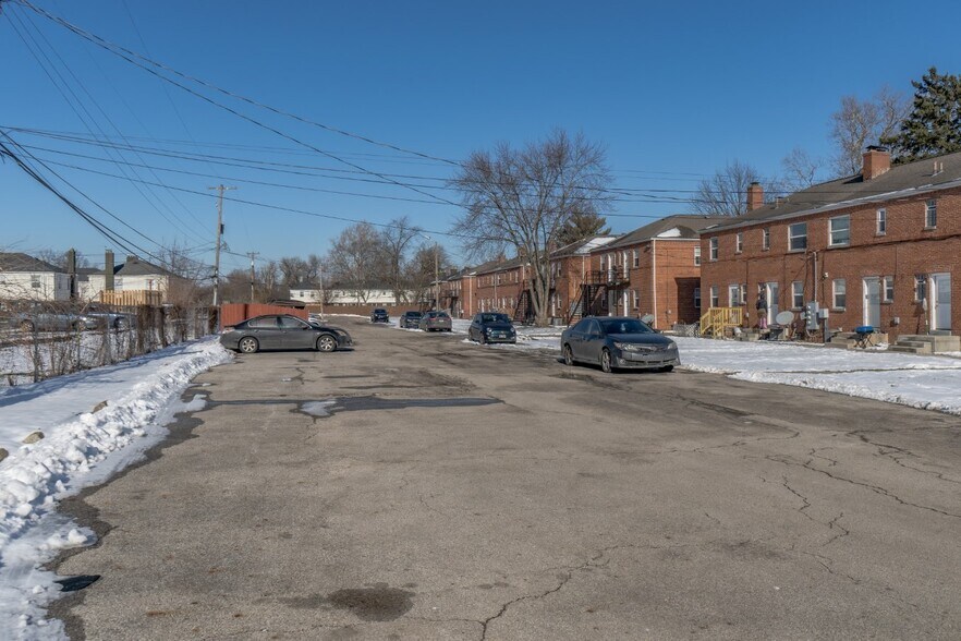 More Photos Of 299-377 Mayfair Blvd, Columbus Apartments For Sale