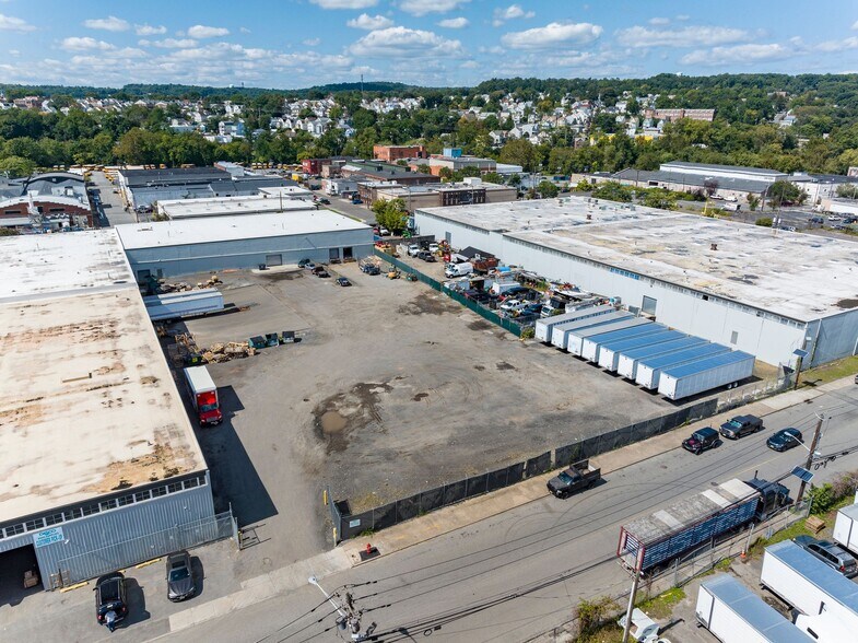 More Photos Of 75 Wood St, Paterson Manufacturing For Lease
