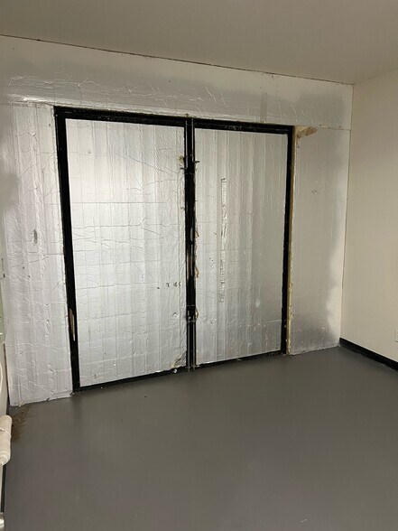 More Photos Of 13095 San Fernando Rd, Sylmar Flex For Lease