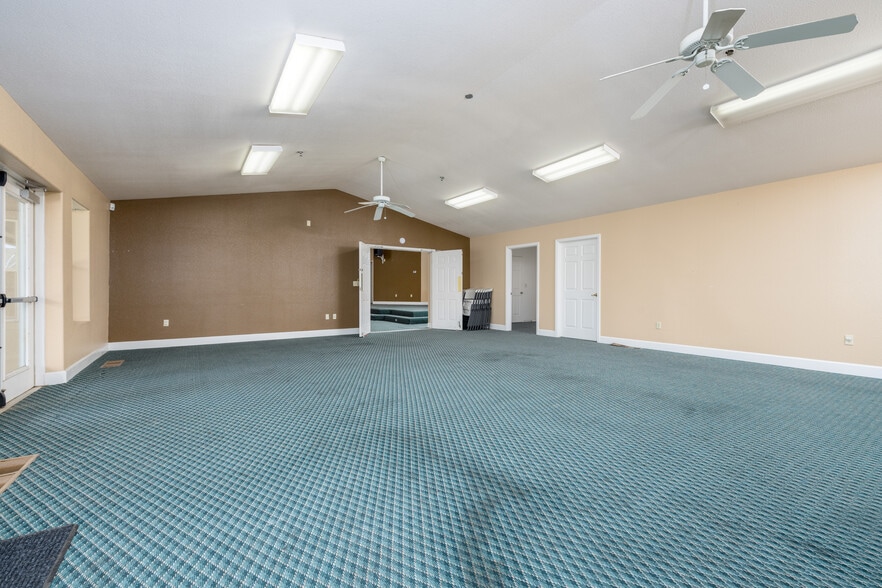More Photos Of 2127 S Giddings St, Visalia Religious Facility For Lease
