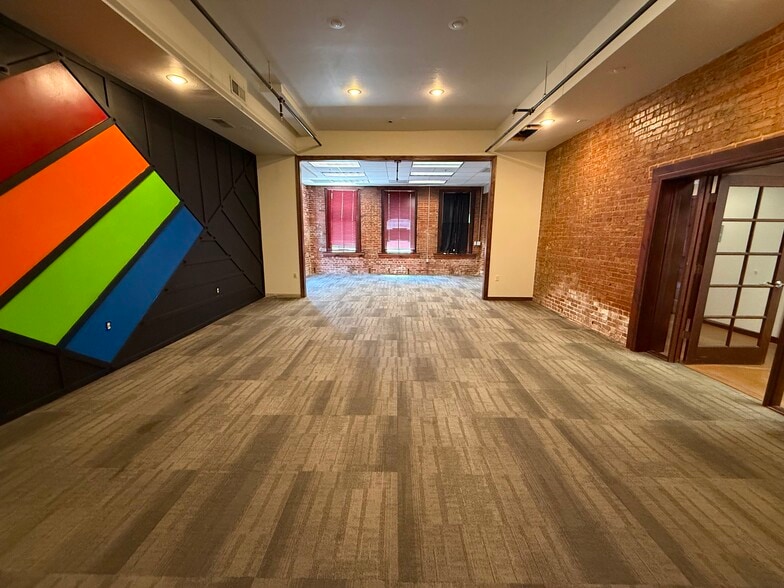 More Photos Of 601 N National Ave, Springfield Office For Lease