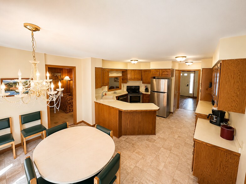 More Photos Of 1545 Us-9, Lake George Hotel For Sale