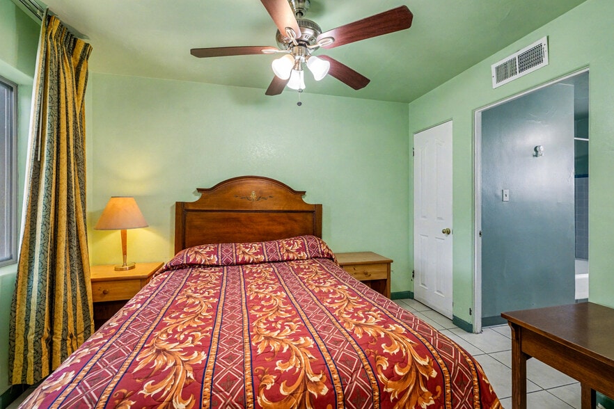 More Photos Of 537 S Country Club Dr, Mesa Hotel For Sale