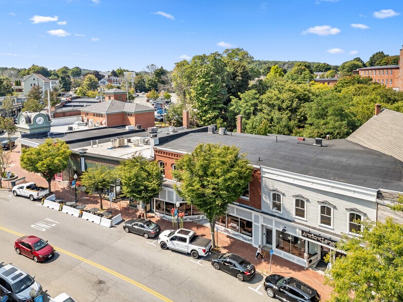 More Photos Of 25 Main St, Amesbury Storefront Retail Residential For Lease