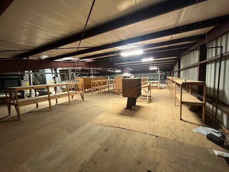 More Photos Of 10858 FM 346 W, Flint Office For Sale