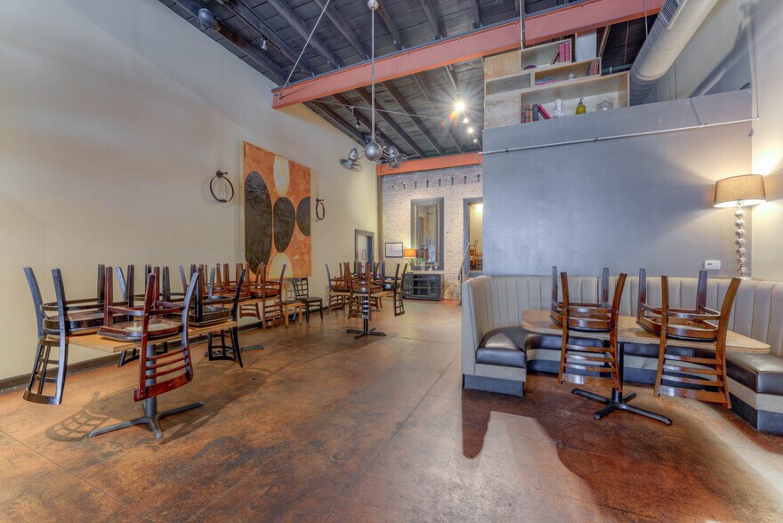 More Photos Of 940-942 S Cooper St, Memphis Storefront For Lease