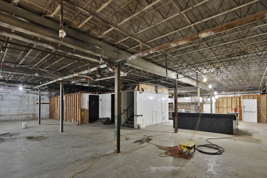 More Photos Of 420-428 N Beverly Dr, Beverly Hills Storefront For Lease
