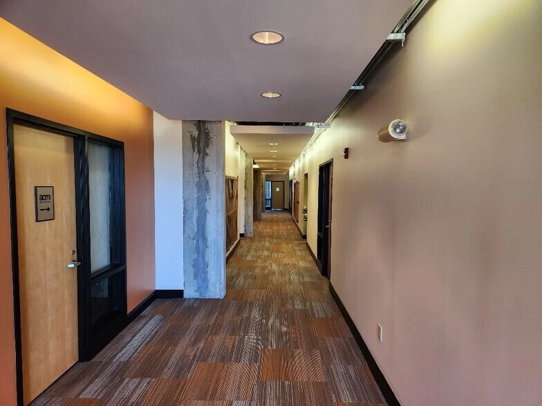 More Photos Of 1307 W Morehead St, Charlotte Office For Lease