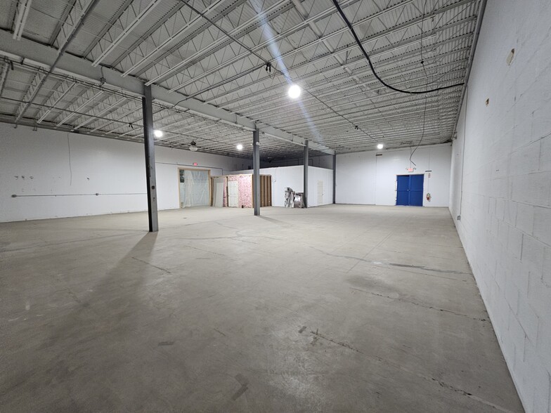 Primary Photo Of 43 Transport Ln, Pine Island Warehouse For Lease