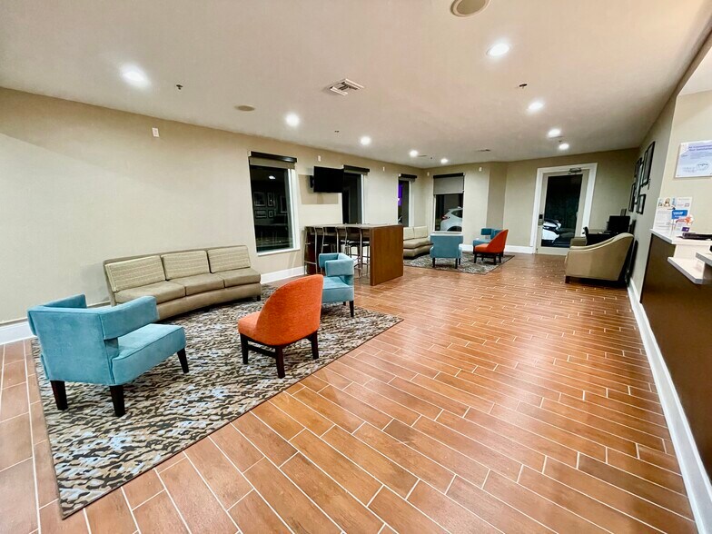 More Photos Of 4577 E Highway 20, Niceville Hotel For Sale