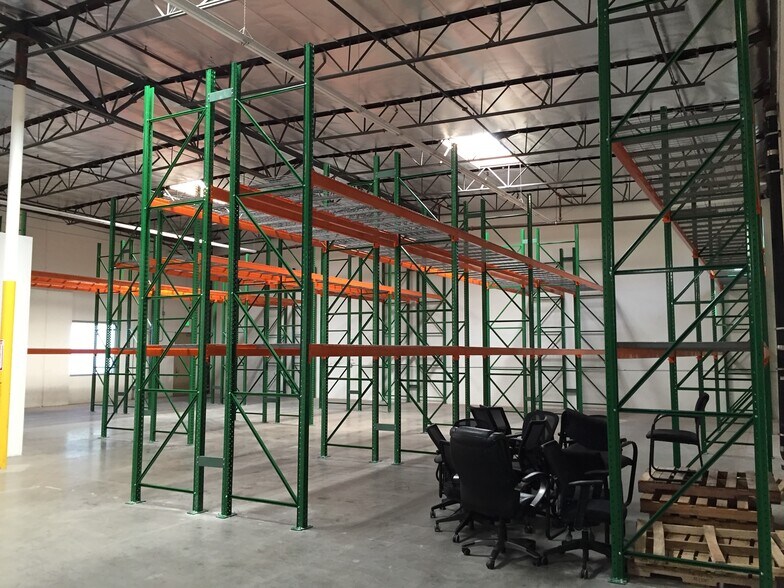 More Photos Of 675 E Cochran St, Simi Valley Manufacturing For Lease