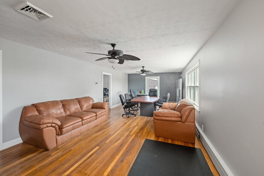 More Photos Of 1097 Eddie Dowling Hwy, North Smithfield Service Station For Sale