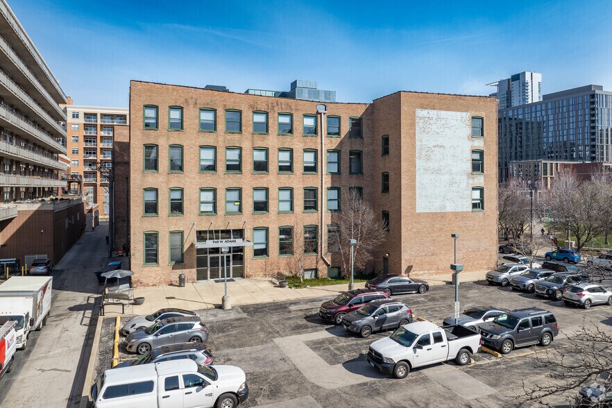 More Photos Of 940 W Adams St, Chicago Loft Creative Space For Lease