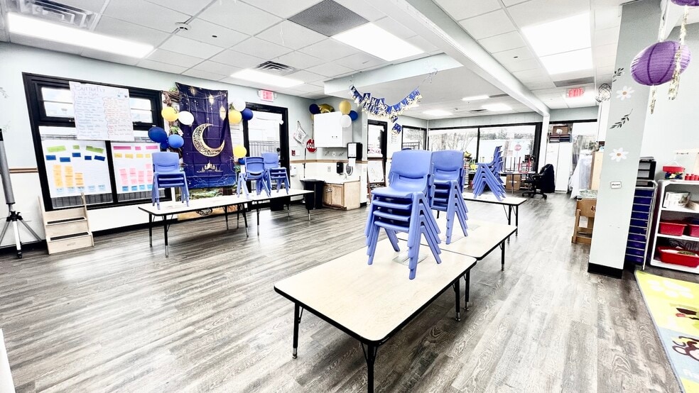 More Photos Of 205 Market Pl, Roswell Schools For Sale
