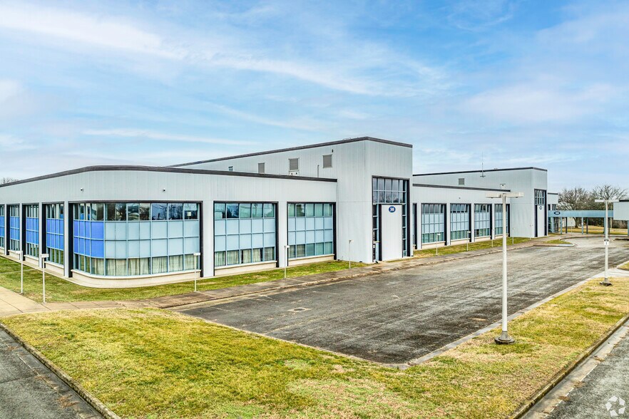 Primary Photo Of 5000 Northfield Ln, Spring Hill Movie Radio TVStudio For Sale