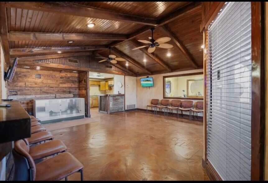 More Photos Of 1624 N Northwest Loop 323, Tyler Freestanding For Sale