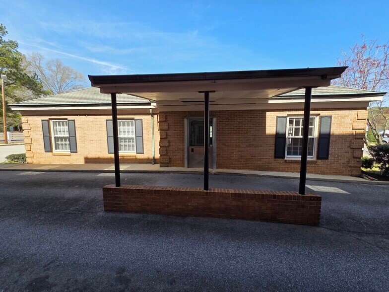 More Photos Of 10186 S Nash St, Middlesex Office For Lease