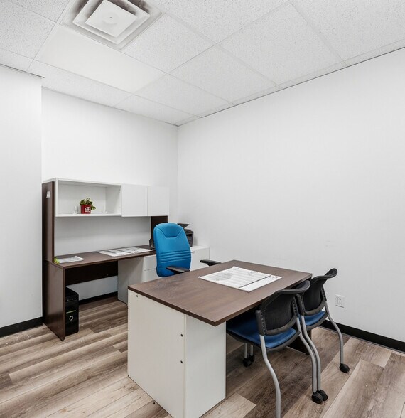 More Photos Of 2700 Boul des Entreprises, Terrebonne Office For Lease