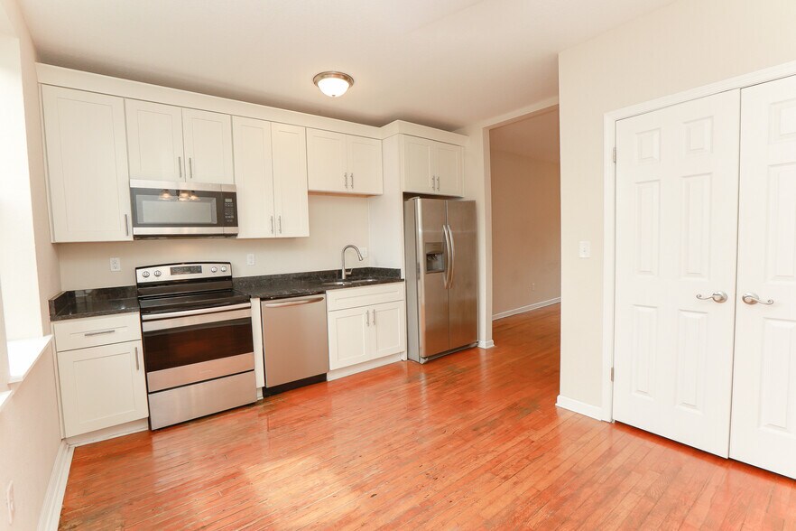 More Photos Of 1000 Gates Ave, Norfolk Apartments For Sale