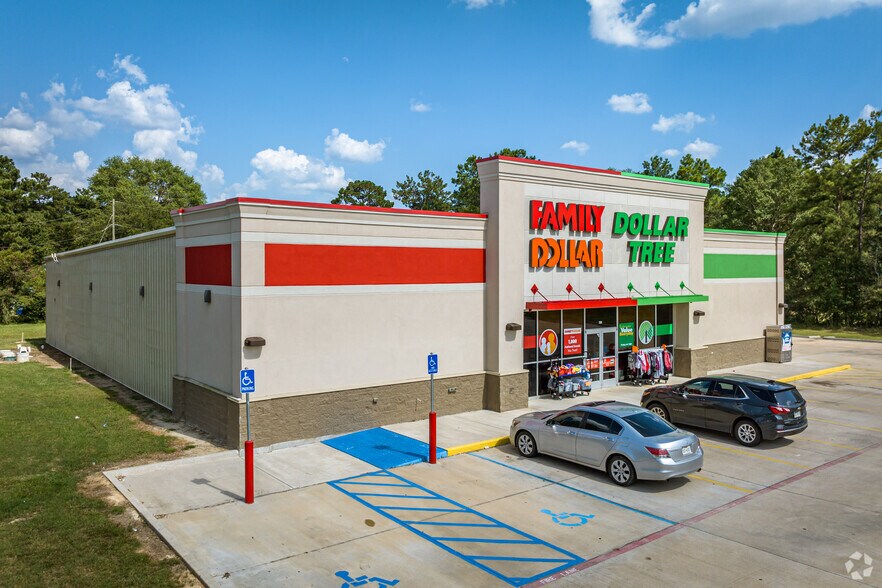 Primary Photo Of 6975 US-69, Kountze Convenience Store For Sale
