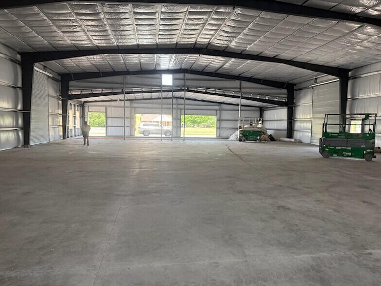 More Photos Of 30022 US Hwy 72, Madison Warehouse For Lease