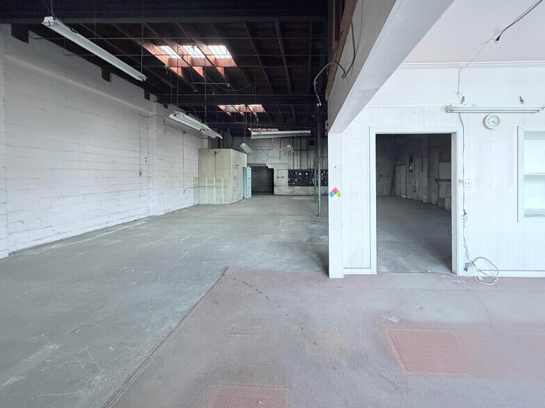 More Photos Of 1100 El Camino Real, Redwood City Storefront For Sale