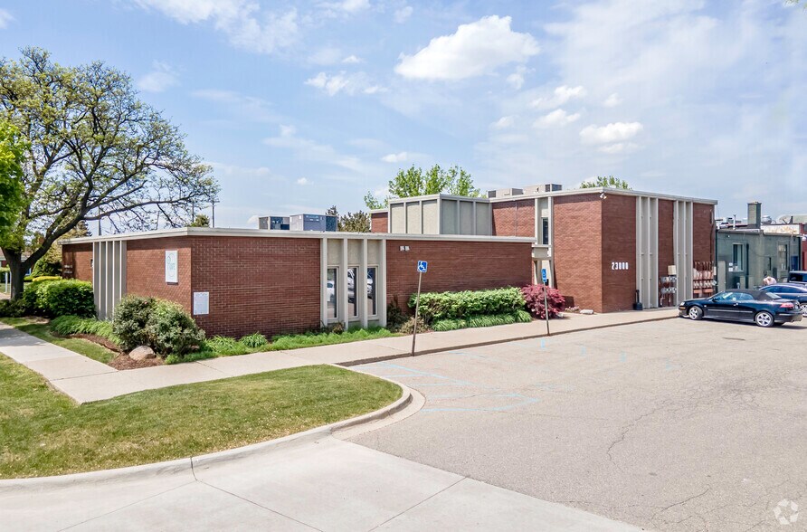 More Photos Of 23000 Greater Mack Ave, Saint Clair Shores Medical For Lease