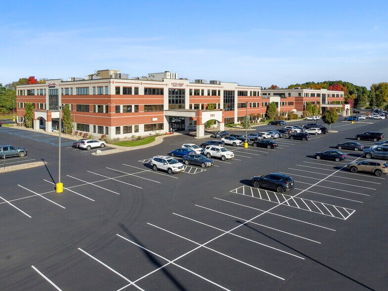 More Photos Of 711-713 Troy Schenectady Rd, Latham Medical For Lease