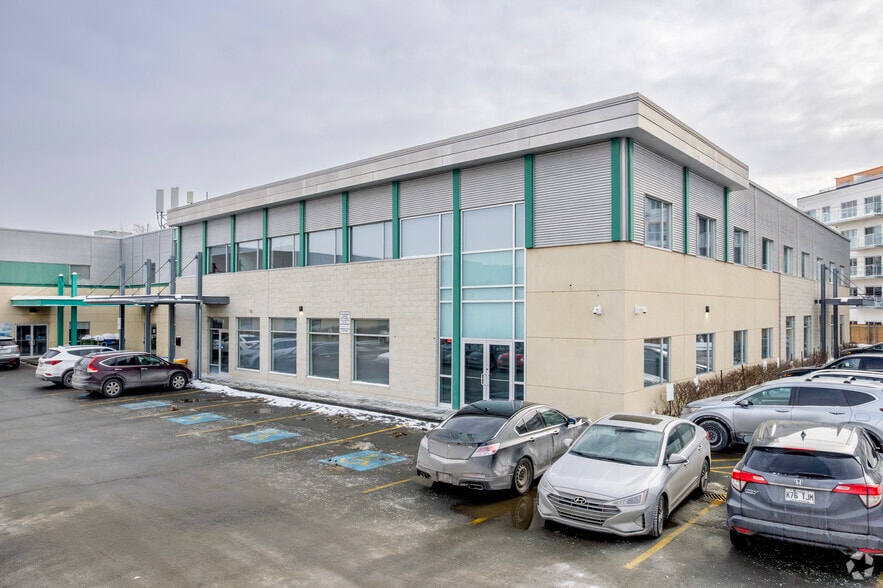 Primary Photo Of 8550-8560 Boul Newman, Montréal Medical For Lease