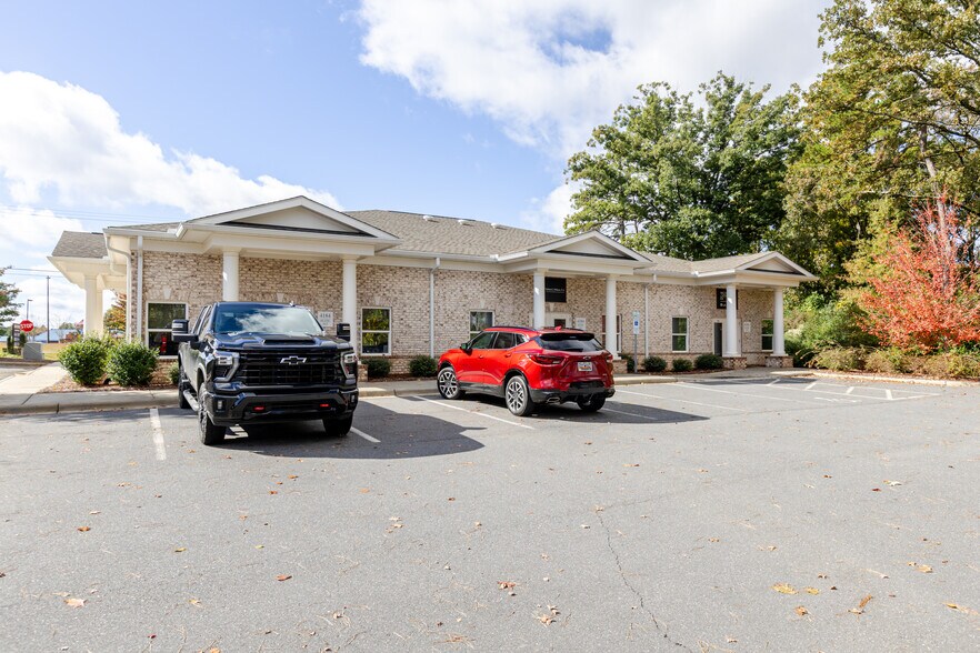 More Photos Of 4184 Dobys Bridge Rd, Fort Mill Office For Lease