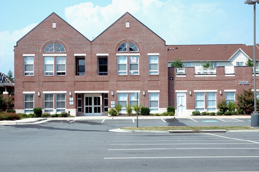 More Photos Of 21135 Whitfield Pl, Sterling Medical For Lease