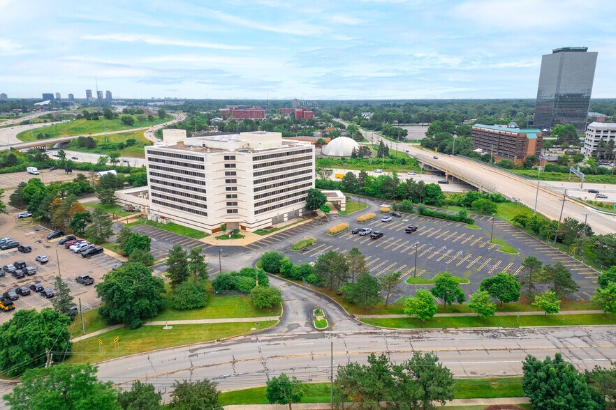 More Photos Of 28100 Franklin Rd, Southfield Hotel For Sale