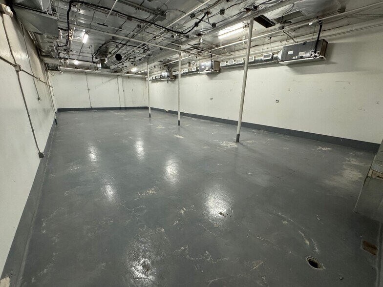 More Photos Of 3535 N Anza Rd, Palm Springs Warehouse For Lease